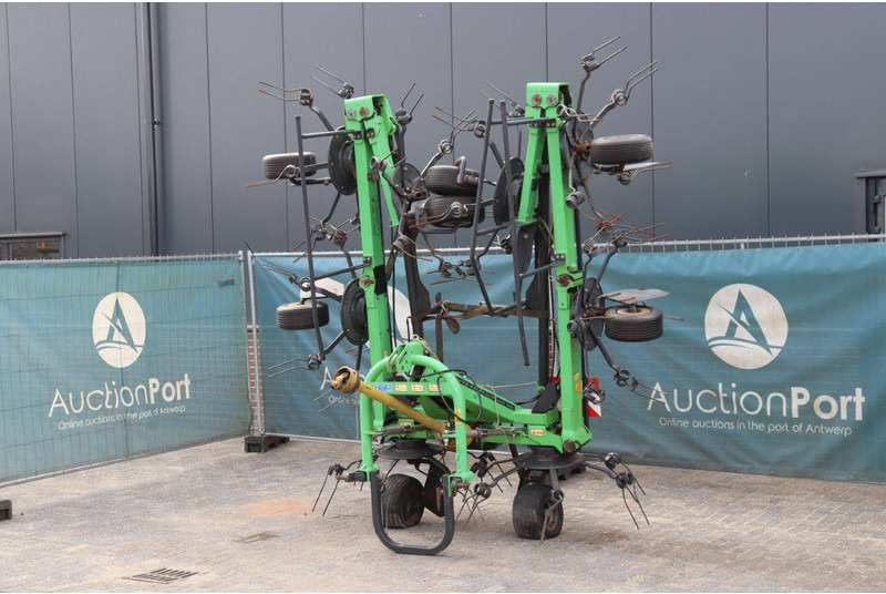 Deutz Fahr CondiMaster 9021 - Tedder/ Rake: picture 3 Deutz Fahr CondiMaster 9021 - Tedder/ Rake: picture 3