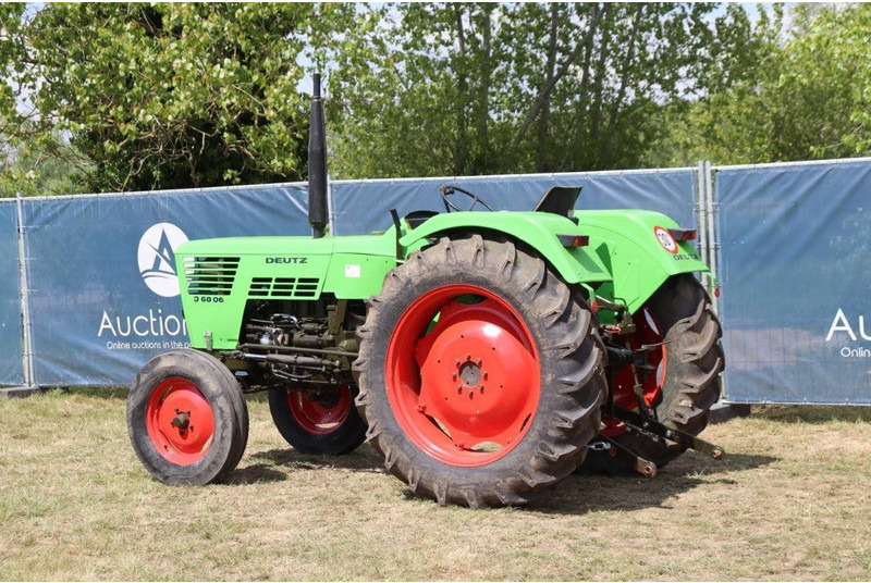 Deutz Fahr D6806 - Farm tractor: picture 3 Deutz Fahr D6806 - Farm tractor: picture 3