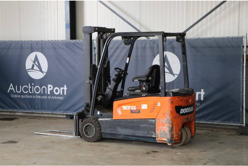 Doosan B80XL-7 - Electric forklift: picture 3 Doosan B80XL-7 - Electric forklift: picture 3
