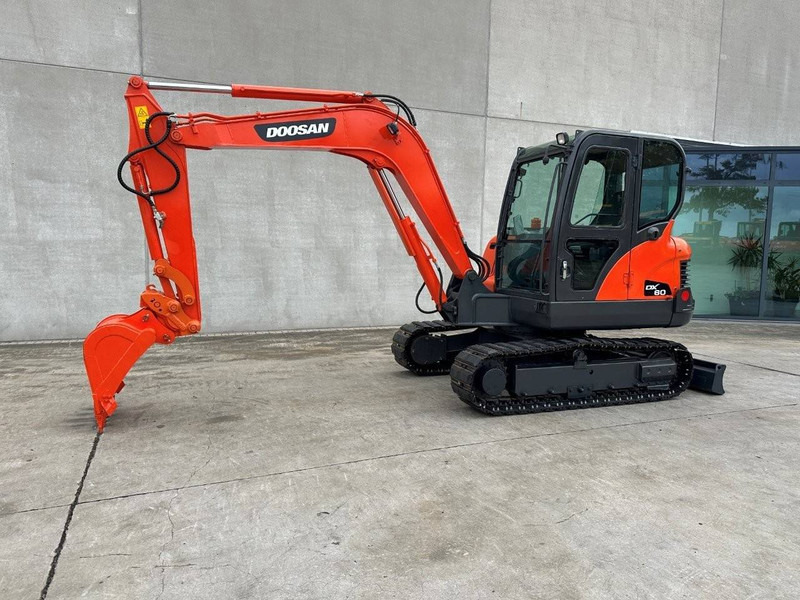Doosan DX60 - Crawler excavator: picture 1 Doosan DX60 - Crawler excavator: picture 1