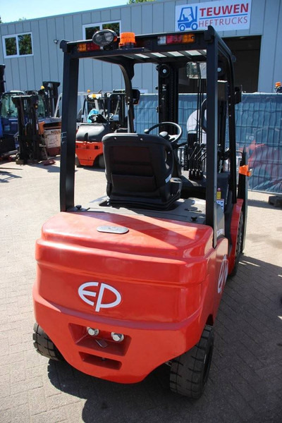 EP Equipment EFL303 - Electric forklift: picture 5 EP Equipment EFL303 - Electric forklift: picture 5