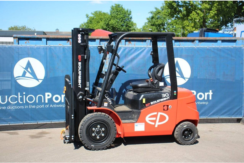 EP Equipment EFL303 - Electric forklift: picture 1 EP Equipment EFL303 - Electric forklift: picture 1