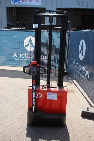 EP Equipment EST122 - Stacker: picture 4 EP Equipment EST122 - Stacker: picture 4