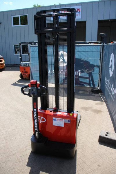 EP Equipment EST122 - Stacker: picture 5 EP Equipment EST122 - Stacker: picture 5