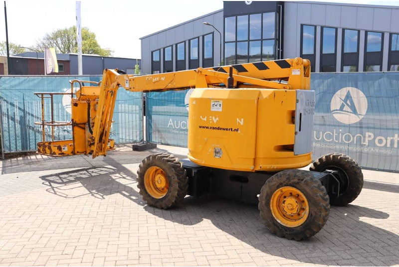 Genie Z-34/22 - Articulated boom: picture 3 Genie Z-34/22 - Articulated boom: picture 3