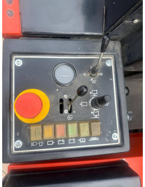 Hako Jonas 1100 - Road sweeper: picture 5 Hako Jonas 1100 - Road sweeper: picture 5