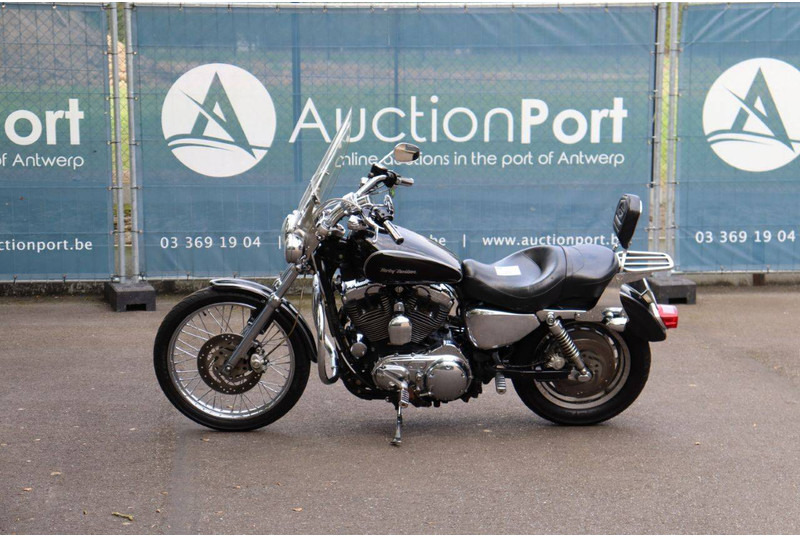 Harley-Davidson Sportster XL1200 Custom - Motorcycle: picture 1 Harley-Davidson Sportster XL1200 Custom - Motorcycle: picture 1