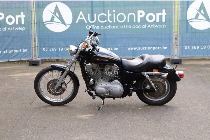 Harley-Davidson Sportster XL883 - Motorcycle: picture 2 Harley-Davidson Sportster XL883 - Motorcycle: picture 2