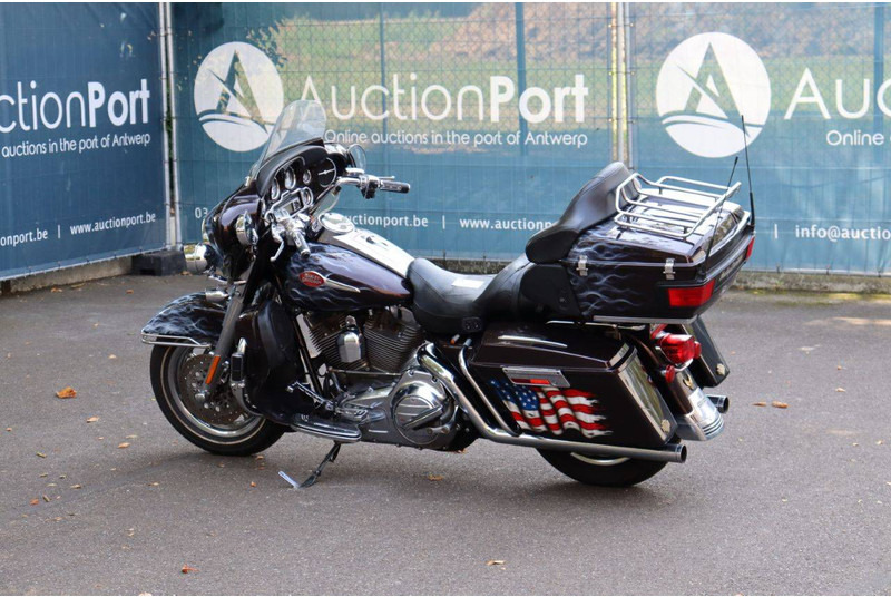 Harley-Davidson Ultra Classic CVO - Motorcycle: picture 3 Harley-Davidson Ultra Classic CVO - Motorcycle: picture 3