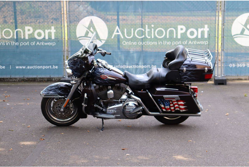 Harley-Davidson Ultra Classic CVO - Motorcycle: picture 2 Harley-Davidson Ultra Classic CVO - Motorcycle: picture 2