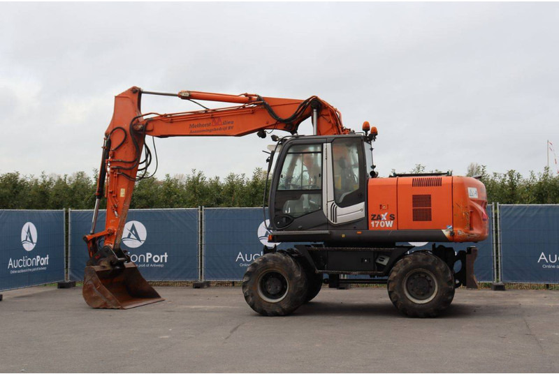 Hitachi ZX170W-3 - Wheel excavator: picture 3 Hitachi ZX170W-3 - Wheel excavator: picture 3