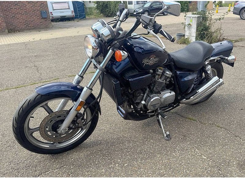 Honda Magna VF750C - Motorcycle: picture 4 Honda Magna VF750C - Motorcycle: picture 4
