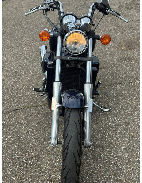 Honda Magna VF750C - Motorcycle: picture 3 Honda Magna VF750C - Motorcycle: picture 3
