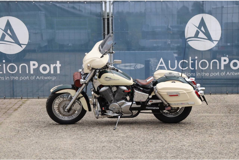 Honda Shadow 750 Custom - Motorcycle: picture 2 Honda Shadow 750 Custom - Motorcycle: picture 2