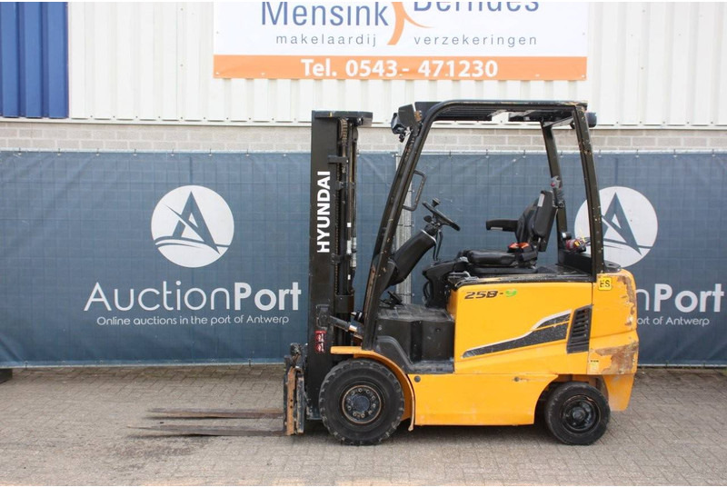 Hyundai 25B-9 - Electric forklift: picture 2 Hyundai 25B-9 - Electric forklift: picture 2