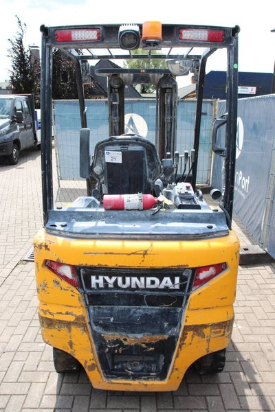 Hyundai 25B-9 - Electric forklift: picture 4 Hyundai 25B-9 - Electric forklift: picture 4
