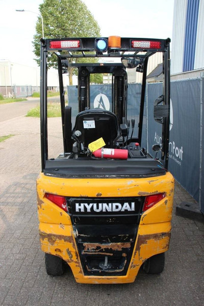 Hyundai 25B-9 - Electric forklift: picture 4 Hyundai 25B-9 - Electric forklift: picture 4