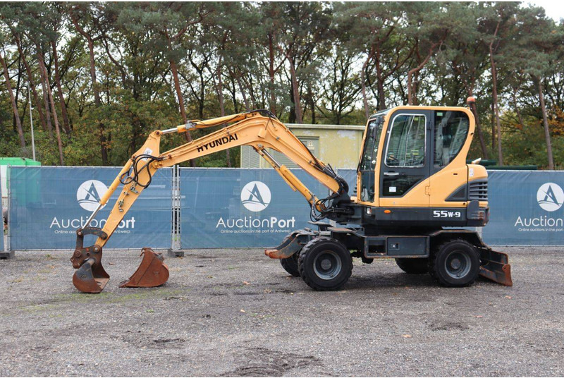 Hyundai 55W-9 - Wheel excavator: picture 1 Hyundai 55W-9 - Wheel excavator: picture 1