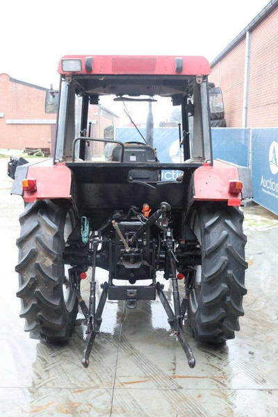 International 733 - Farm tractor: picture 4 International 733 - Farm tractor: picture 4
