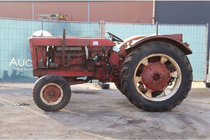 International harvester co 504 D - Farm tractor: picture 2 International harvester co 504 D - Farm tractor: picture 2