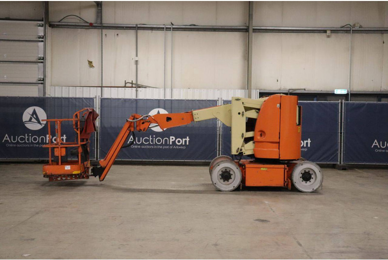 JLG E300AJP - Articulated boom: picture 2 JLG E300AJP - Articulated boom: picture 2