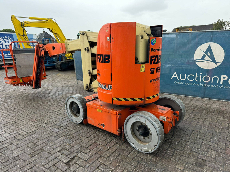 JLG E300AJP - Articulated boom: picture 4 JLG E300AJP - Articulated boom: picture 4