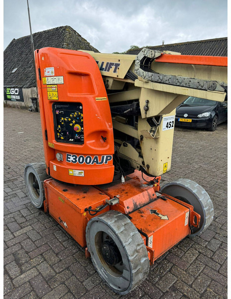 JLG E300AJP - Articulated boom: picture 5 JLG E300AJP - Articulated boom: picture 5