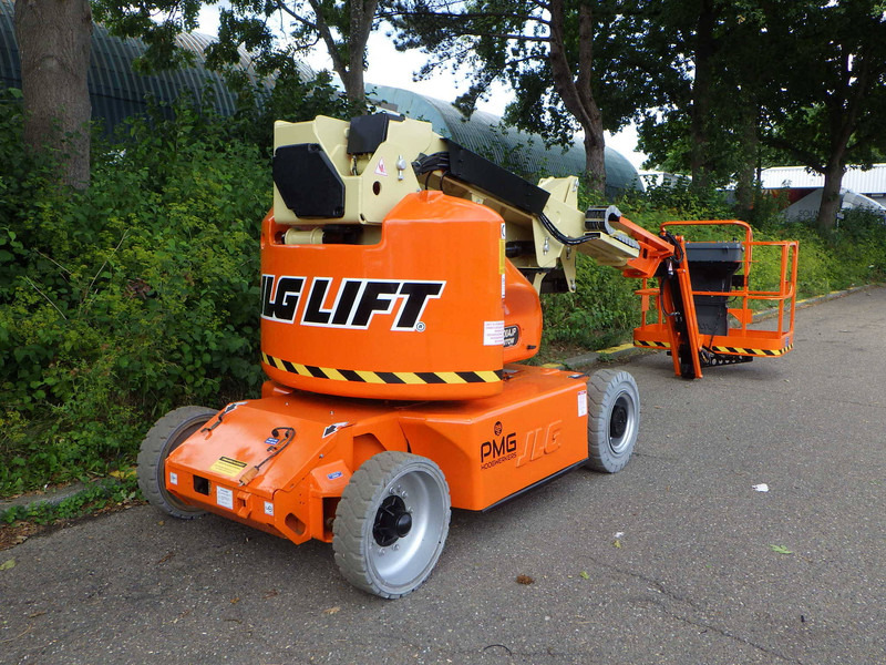 JLG E400AJPN - Telescopic boom: picture 3 JLG E400AJPN - Telescopic boom: picture 3