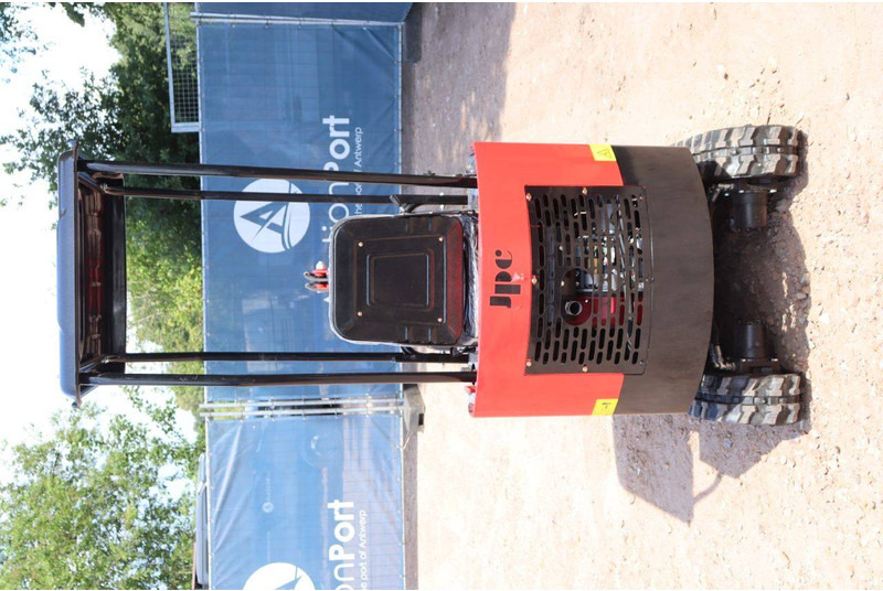 JPC HT12 - Mini excavator: picture 5 JPC HT12 - Mini excavator: picture 5