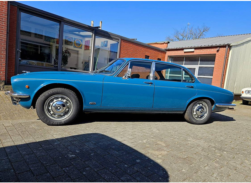 Jaguar XJ 4.2 Manual 4-Speed Overdrive - Car: picture 2 Jaguar XJ 4.2 Manual 4-Speed Overdrive - Car: picture 2