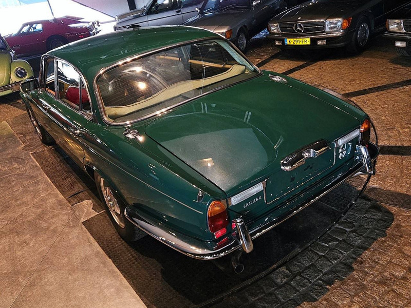 Jaguar XJ (series II) 4.2 Automatic - Car: picture 4 Jaguar XJ (series II) 4.2 Automatic - Car: picture 4