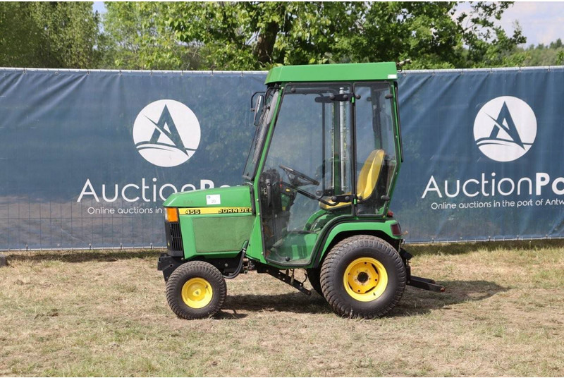 John Deere 455 - Farm tractor: picture 1 John Deere 455 - Farm tractor: picture 1