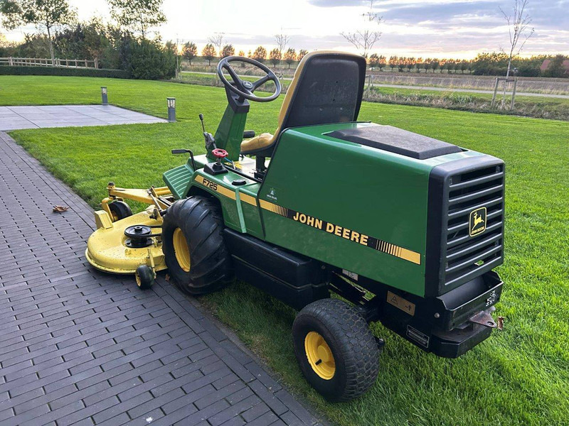 John Deere F725 - Garden mower: picture 3 John Deere F725 - Garden mower: picture 3