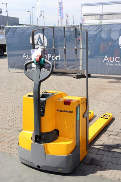 Jungheinrich EJE 220 - Pallet truck: picture 5 Jungheinrich EJE 220 - Pallet truck: picture 5