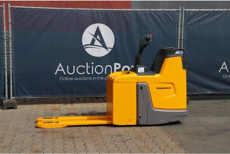 Jungheinrich ERE 120 - Pallet truck: picture 1 Jungheinrich ERE 120 - Pallet truck: picture 1