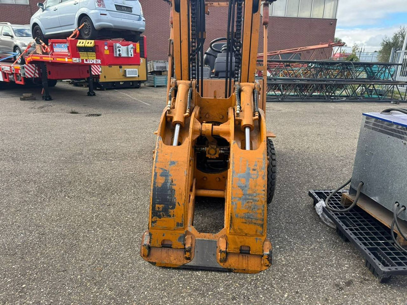 Komatsu FB30EX-8 - Electric forklift: picture 5 Komatsu FB30EX-8 - Electric forklift: picture 5