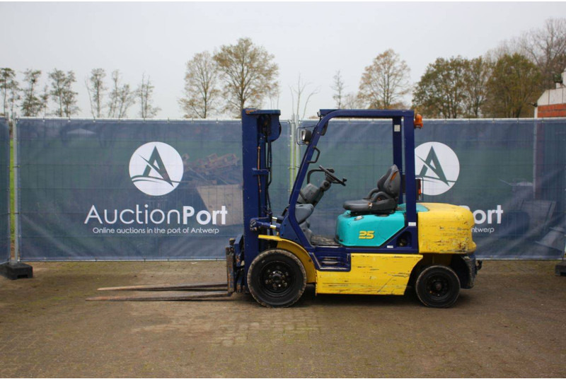 Komatsu FD25T-12 - Diesel forklift: picture 2 Komatsu FD25T-12 - Diesel forklift: picture 2