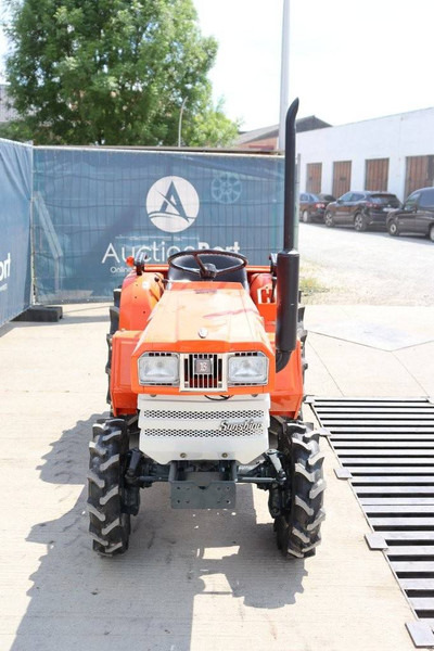 Farm tractor Kubota B1702DT: picture 7