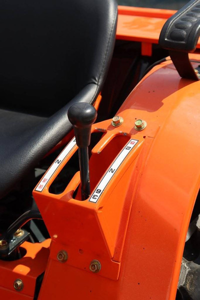 Farm tractor Kubota B1702DT: picture 19
