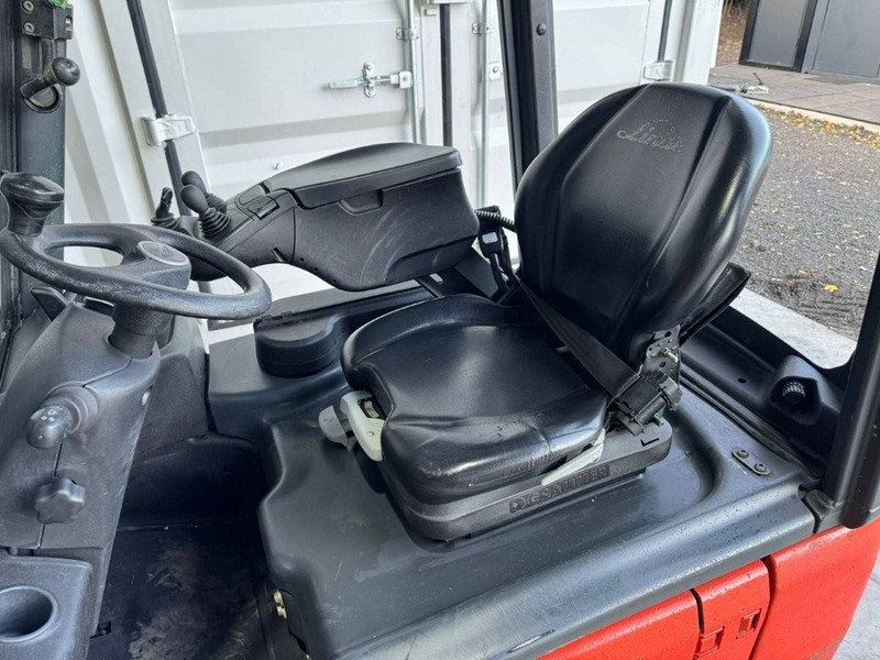 Electric forklift Linde E16C-02: picture 6