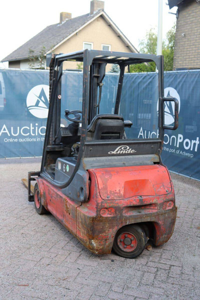 Linde E18C-02 - Electric forklift: picture 4 Linde E18C-02 - Electric forklift: picture 4