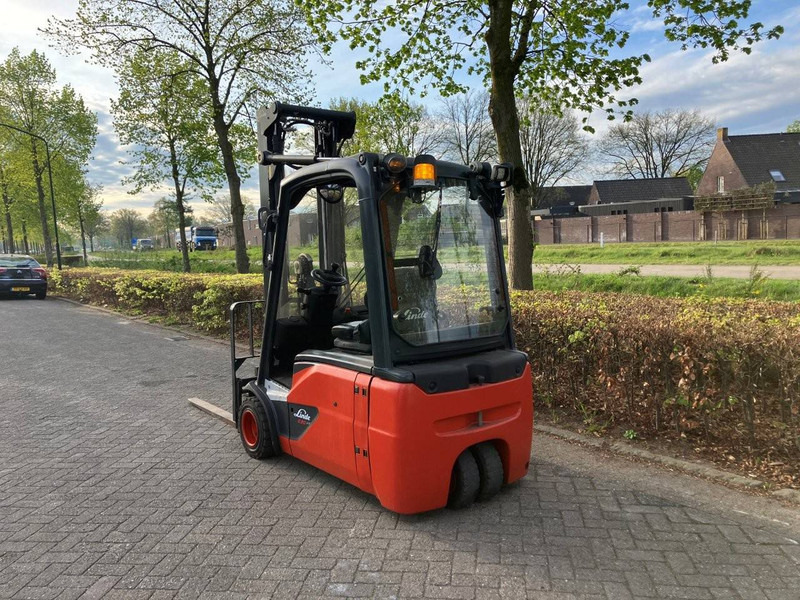 Linde E20L-02 - Electric forklift: picture 3 Linde E20L-02 - Electric forklift: picture 3