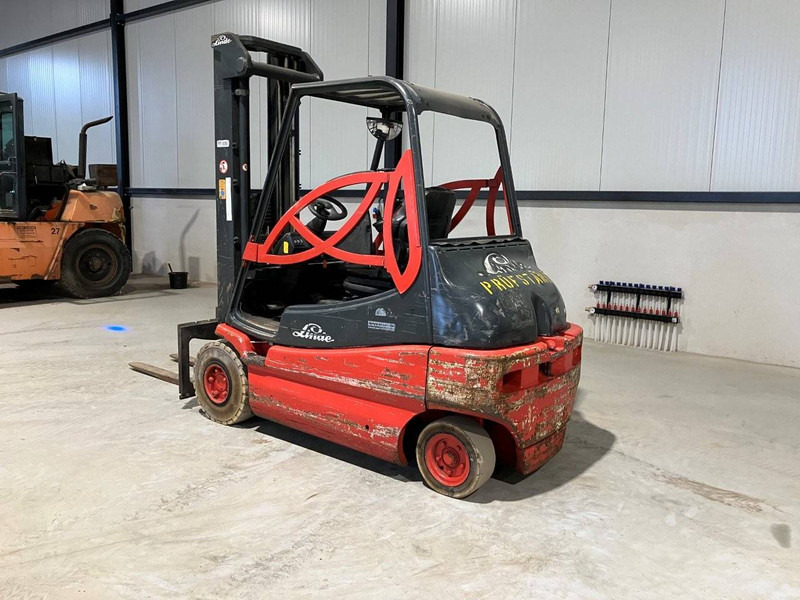 Linde E30-02 - Electric forklift: picture 3 Linde E30-02 - Electric forklift: picture 3