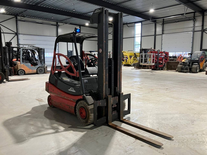 Linde E30-02 - Electric forklift: picture 5 Linde E30-02 - Electric forklift: picture 5