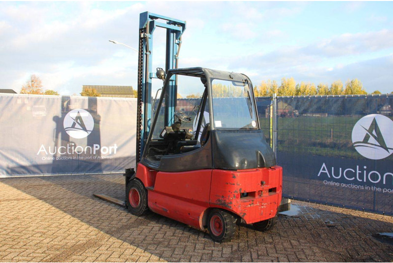 Linde E30-02 - Electric forklift: picture 3 Linde E30-02 - Electric forklift: picture 3
