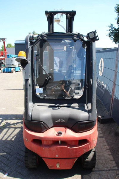 Linde E30 - Electric forklift: picture 4 Linde E30 - Electric forklift: picture 4