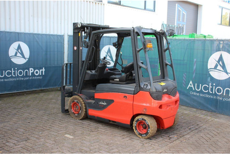 Linde E30L-01 - Electric forklift: picture 3 Linde E30L-01 - Electric forklift: picture 3