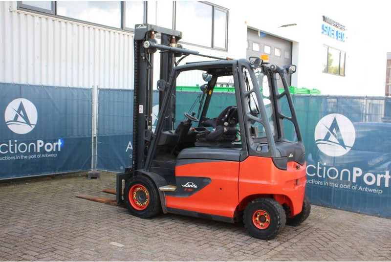 Linde E40H-01/600 - Electric forklift: picture 3 Linde E40H-01/600 - Electric forklift: picture 3