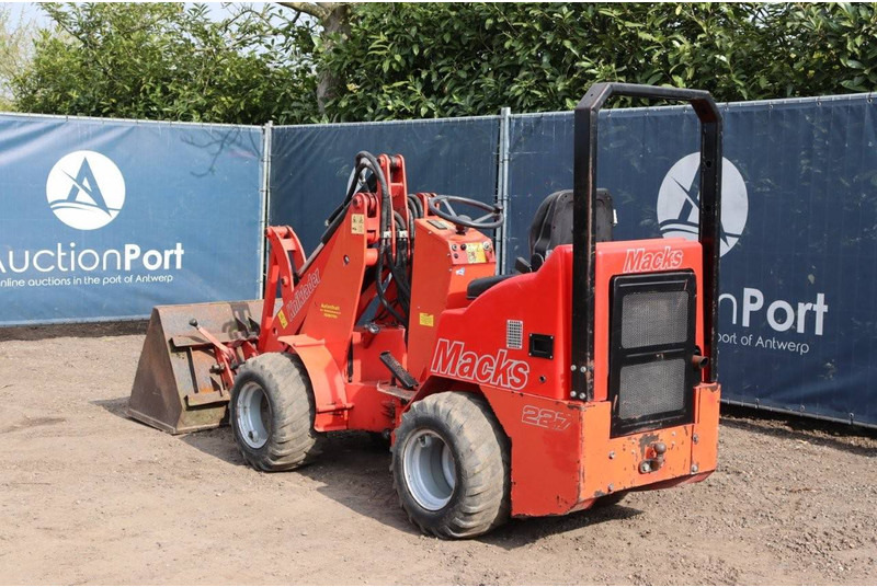 Macks 227 - Wheel loader: picture 3 Macks 227 - Wheel loader: picture 3