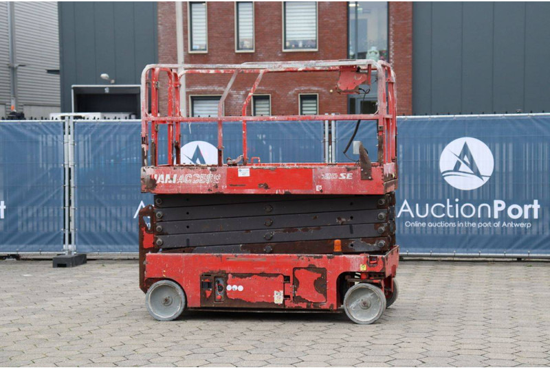 Manitou 120 SE - Scissor lift: picture 3 Manitou 120 SE - Scissor lift: picture 3